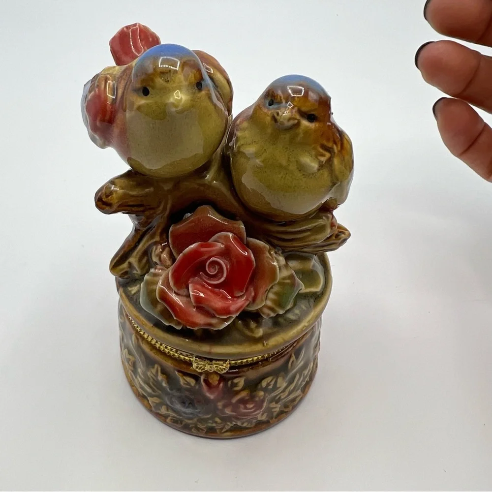 JEWELRY TRINKET BOX, BLUE LOVE BIRDS, GORGEOUS DECORATIVE FIGURINE IN CERAMIC